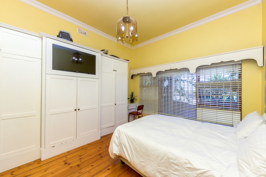 8 Bedroom Property for Sale in Walmer Estate Western Cape
